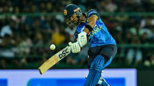 Sri Lanka steamroll Bangladesh to win first T20