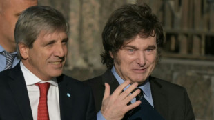 Argentina consigue 1.000 millones de d&oacute;lares por un bono que paga en pesos