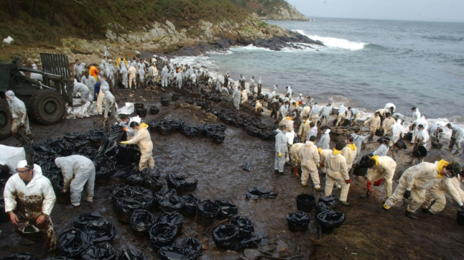 El "Prestige", el &uacute;ltimo devastador derrame que sufri&oacute; Europa