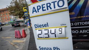 Prezzi carburanti poco mossi, benzina self a 2,035 euro