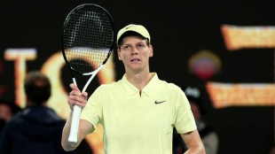 Sinner atropela De Minaur e vai enfrentar Shelton na semifinal do Aberto da Austr&aacute;lia