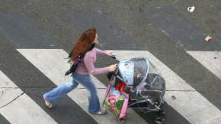 Einkommensverlust von Müttern nach Geburt größer als angenommen