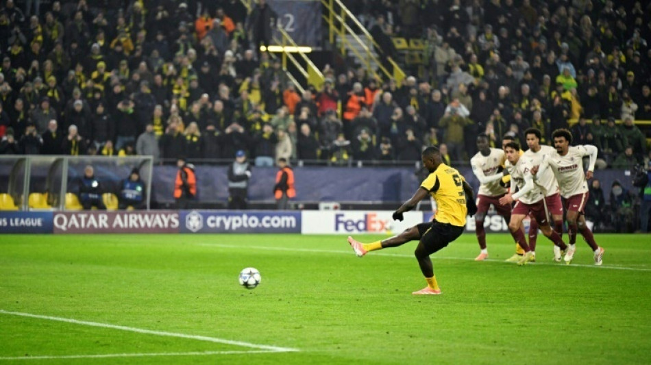 Guirassy scores twice as Dortmund cruise past 10-man Villarreal