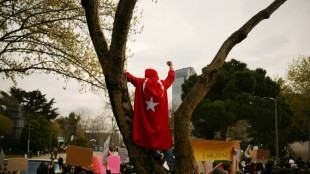 Turquie: Erdogan menace l'opposition, nouveaux appels à manifester