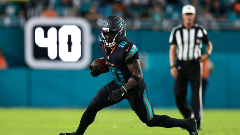 Dolphins' Hill out for season after knee surgery