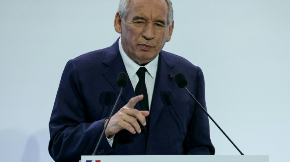 Suppression de deux jours f&eacute;ri&eacute;s: le gouvernement invite les partenaires sociaux &agrave; n&eacute;gocier 