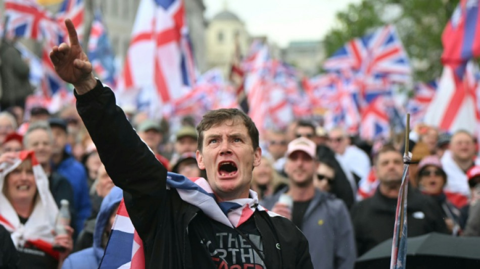"Remigration", "croisades": &agrave; Londres, des dizaines de milliers de sympathisants de l'extr&ecirc;me droite mobilis&eacute;s