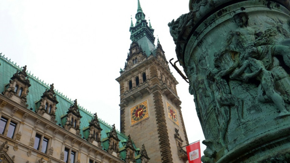 2100 Euro Geldstrafe für Klimaaktivist wegen Farbattacke auf Hamburger Rathaus