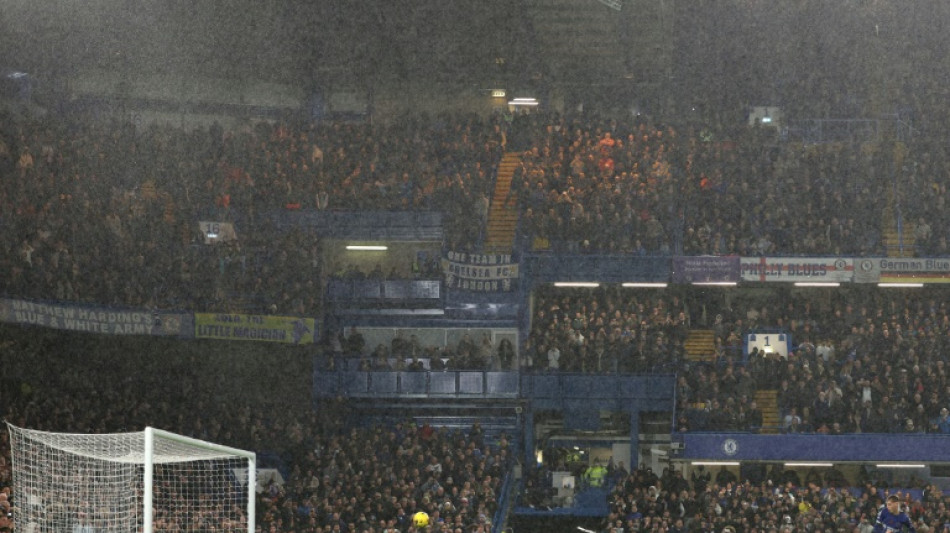 Chelsea e City empatam em jogo eletrizante; Liverpool encosta na lideran&ccedil;a