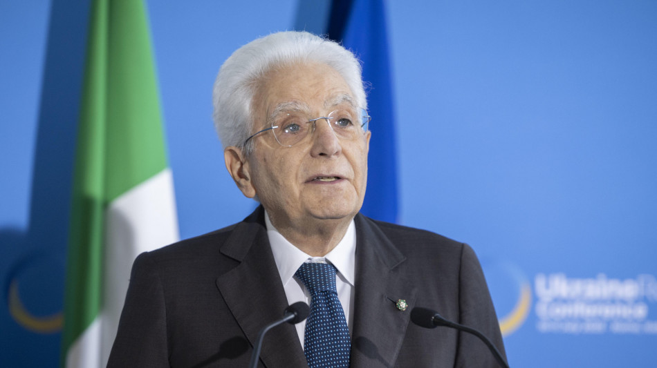 Mattarella,la Russia ha cancellato l'equilibrio della pace