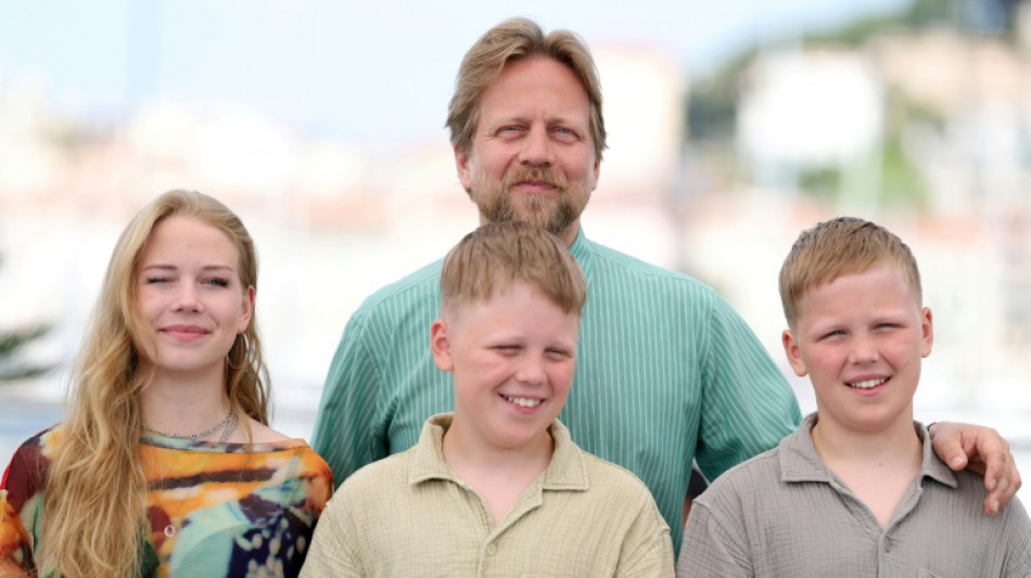 Pastor islandês e cães de filme espanhol vencem prêmios caninos em Cannes