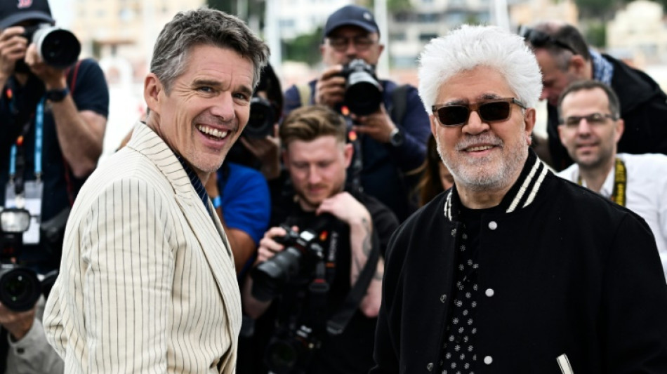 Almod&oacute;var deja a Cannes con hambre con su corto w&eacute;stern y gay