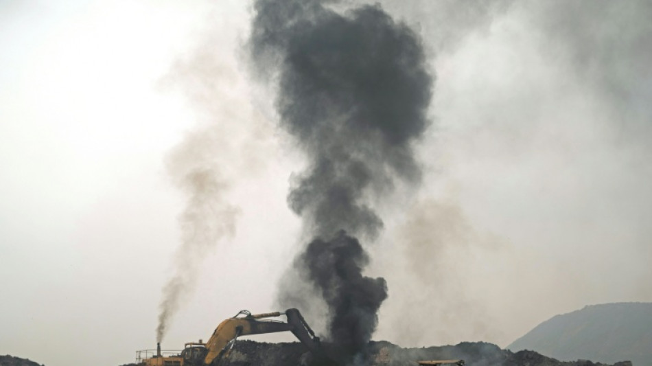 India alcanza un "hito" en energ&iacute;a limpia, pero el carb&oacute;n sigue dominando