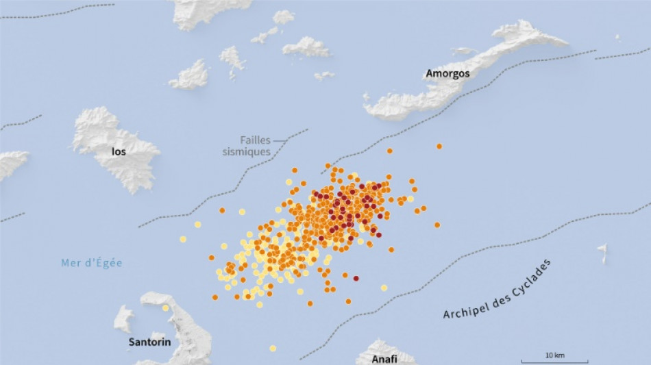 "Nous n'avons pas peur": la r&eacute;silience de l'&icirc;le grecque de Santorin malgr&eacute; les s&eacute;ismes