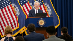 Trump se pregunta si debe "despedir" al jefe de la Fed