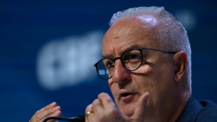 Sele&ccedil;&atilde;o precisa de 'melhora r&aacute;pida', diz Dorival