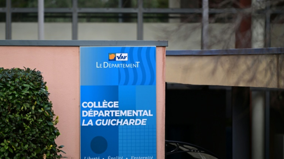 Enseignante poignard&eacute;e en classe: le coll&eacute;gien explique qu'il avait "trop de haine" 