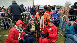 Inculp&eacute;, jug&eacute;, rien n'y fait: les partisans de Trump au garde-&agrave;-vous pour leur candidat