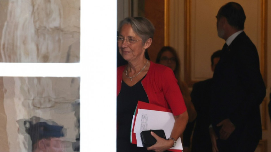 Borne poursuit les tractations, l'Histoire en marche à l'Assemblée