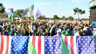 Apoiadores de Bolsonaro marcham em Bras&iacute;lia para exigir anistia