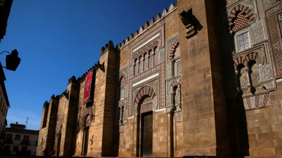 Espagne : la mosquée-cathédrale de Cordoue rouvre après l'incendie