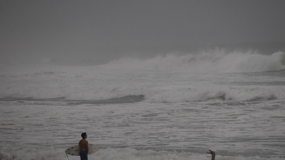 La tempesta Erin si indebolisce ma minaccia la North Carolina