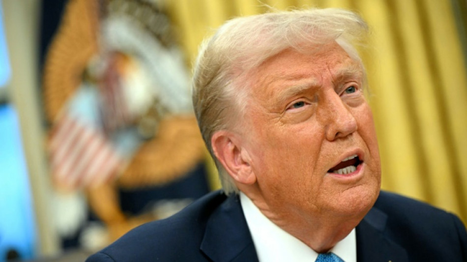 EUA anuncia tarifas contra M&eacute;xico, China e Canad&aacute;, que prometem retalia&ccedil;&atilde;o