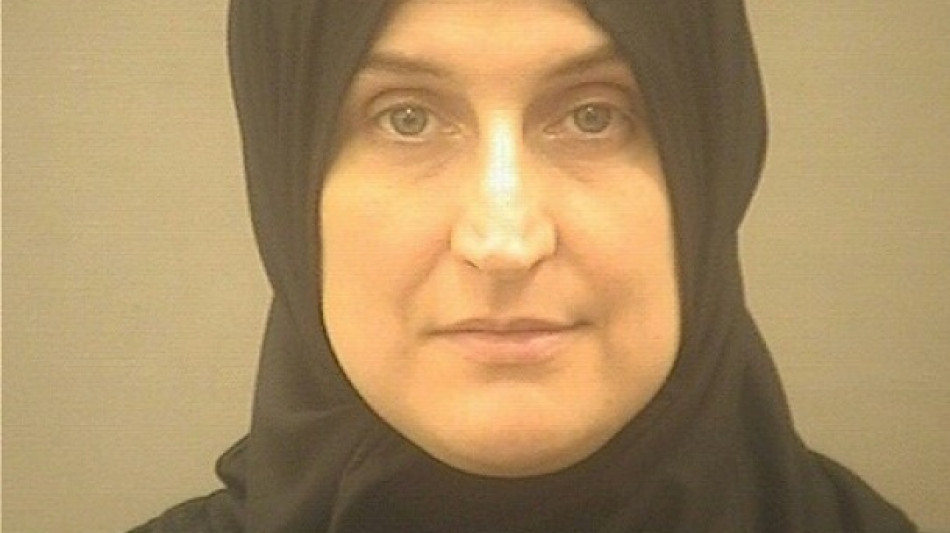 Una estadounidense que lider&oacute; batall&oacute;n de grupo EI enfrenta hasta 20 a&ntilde;os de prisi&oacute;n