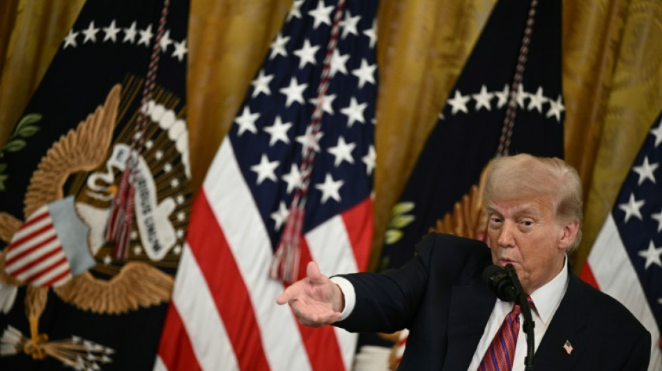 Cai apoio dos EUA às deportações de Trump, segundo pesquisas