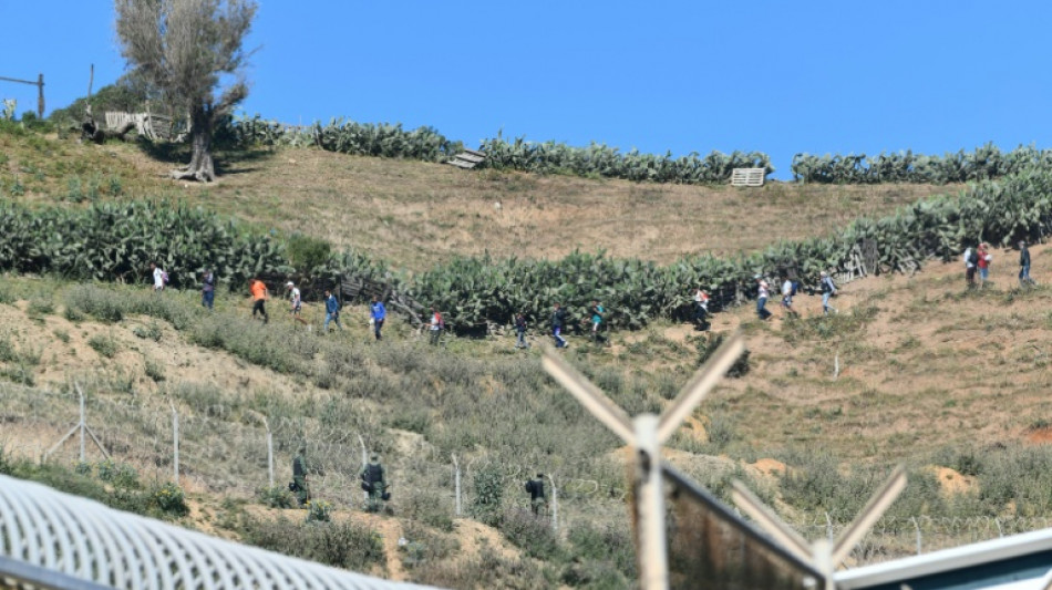 'Emerg&ecirc;ncia humanit&aacute;ria' no enclave espanhol de Ceuta ap&oacute;s entrada em massa de migrantes do Marrocos