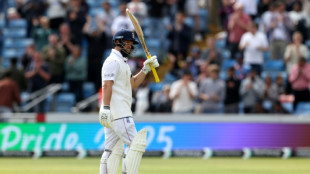 Krishna, Thakur give India hope after Duckett ton leads England charge