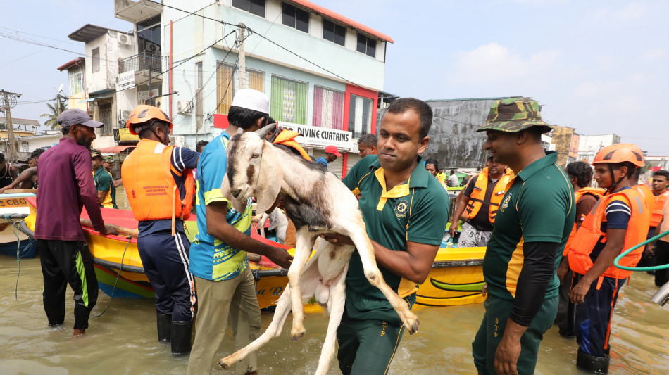 Inondazioni in Sri Lanka, bilancio vittime sale a 410