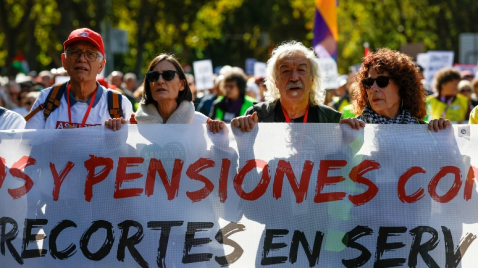 Miles de personas se manifiestan en Madrid para defender las pensiones