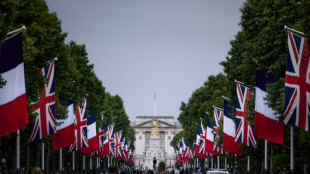 El presidente franc&eacute;s llega a Reino Unido, en primera visita de un dirigente europeo tras el Brexit