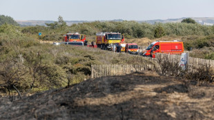 Pas-de-Calais: les incendies toujours pas fix&eacute;s, trois pompiers l&eacute;g&egrave;rement bless&eacute;s