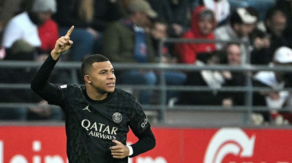 Com hat-trick de Mbapp&eacute;, PSG vence Reims e &eacute; o novo l&iacute;der do Franc&ecirc;s
