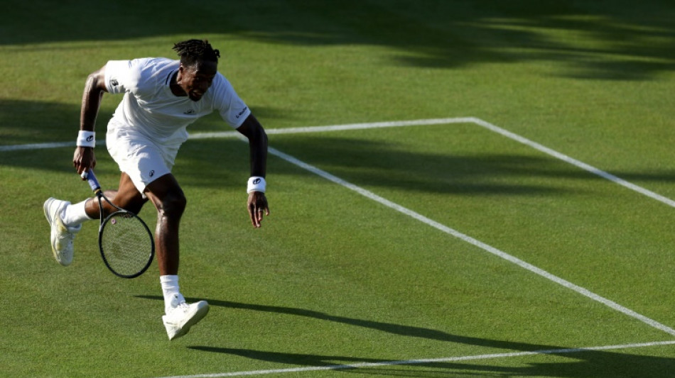 Wimbledon: toujours vert, Monfils surprend Humbert au premier tour