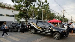 Brésil: Bolsonaro admis à l'hôpital après un "malaise"