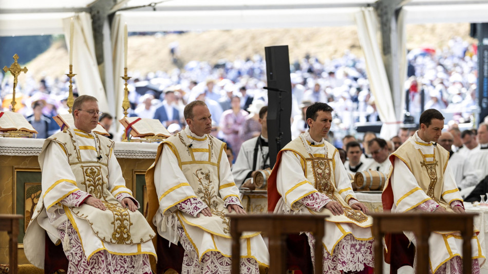 Il Vaticano ufficializza la scomunica per i vescovi lefebvriani