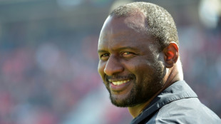 Genoa anuncia franc&ecirc;s Patrick Vieira como novo t&eacute;cnico