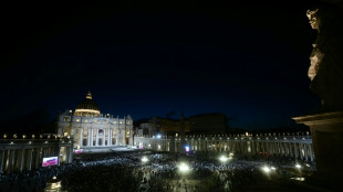 Conclave: au Vatican, l'attente de la fumée blanche