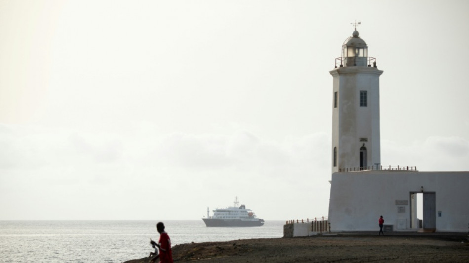 Foyer d'hantavirus dans un bateau de croisi&egrave;re: trois cas suspects bient&ocirc;t &eacute;vacu&eacute;s au Cap-Vert