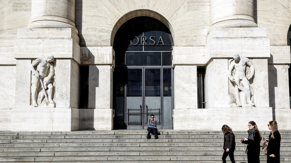 Borsa: Milano chiude in cauto rialzo, Ftse Mib +0,26%