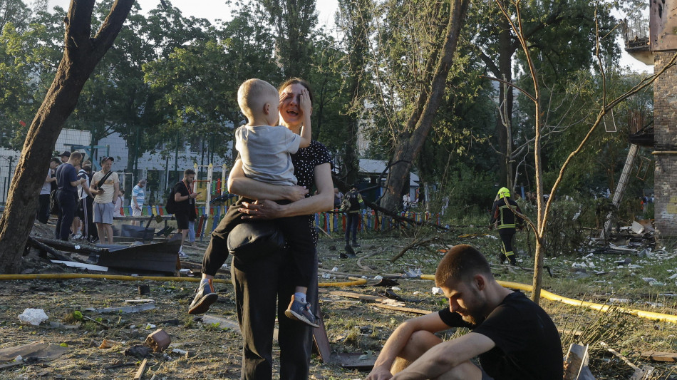 Kiev, sale a 17 il numero delle vittime dell'attacco russo
