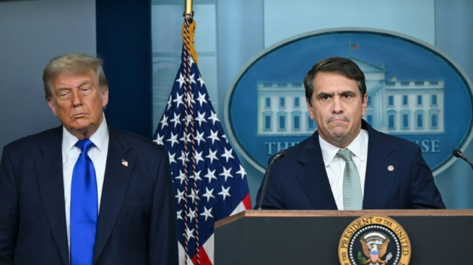 Trump pilonne Obama dans l'espoir de désamorcer la polémique Epstein