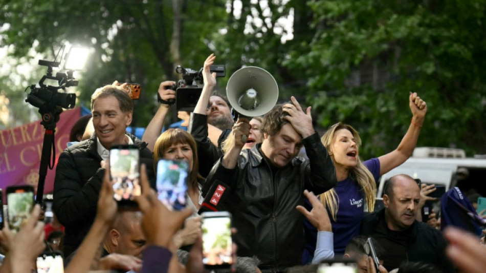 Argentinos questionam até quando 'tolerar' austeridade de Milei, diz economista