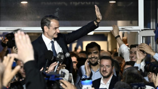 Primeiro-ministro grego pede novas elei&ccedil;&otilde;es ap&oacute;s vit&oacute;ria sem maioria