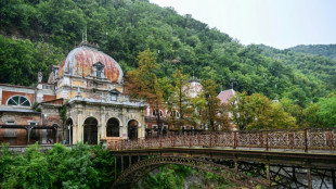 Cidade termal fantasma devastada pela corrupção volta à vida na Romênia