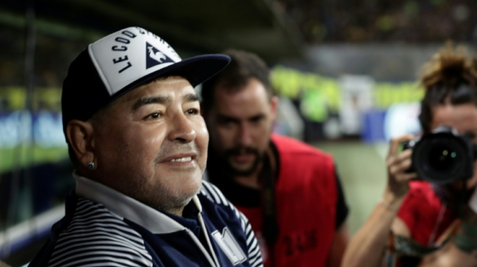 Condi&ccedil;&atilde;o renal de Maradona deveria ter servido como sinal de alerta, diz m&eacute;dico, em depoimento