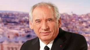 Bayrou poursuit sa campagne au Medef, mais le RN et la gauche consid&egrave;rent "la page tourn&eacute;e" 
